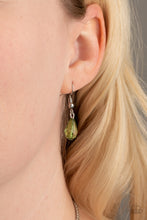Load image into Gallery viewer, Crystal Couture - Green necklace