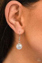 Load image into Gallery viewer, Romantically Reminiscent - White necklace