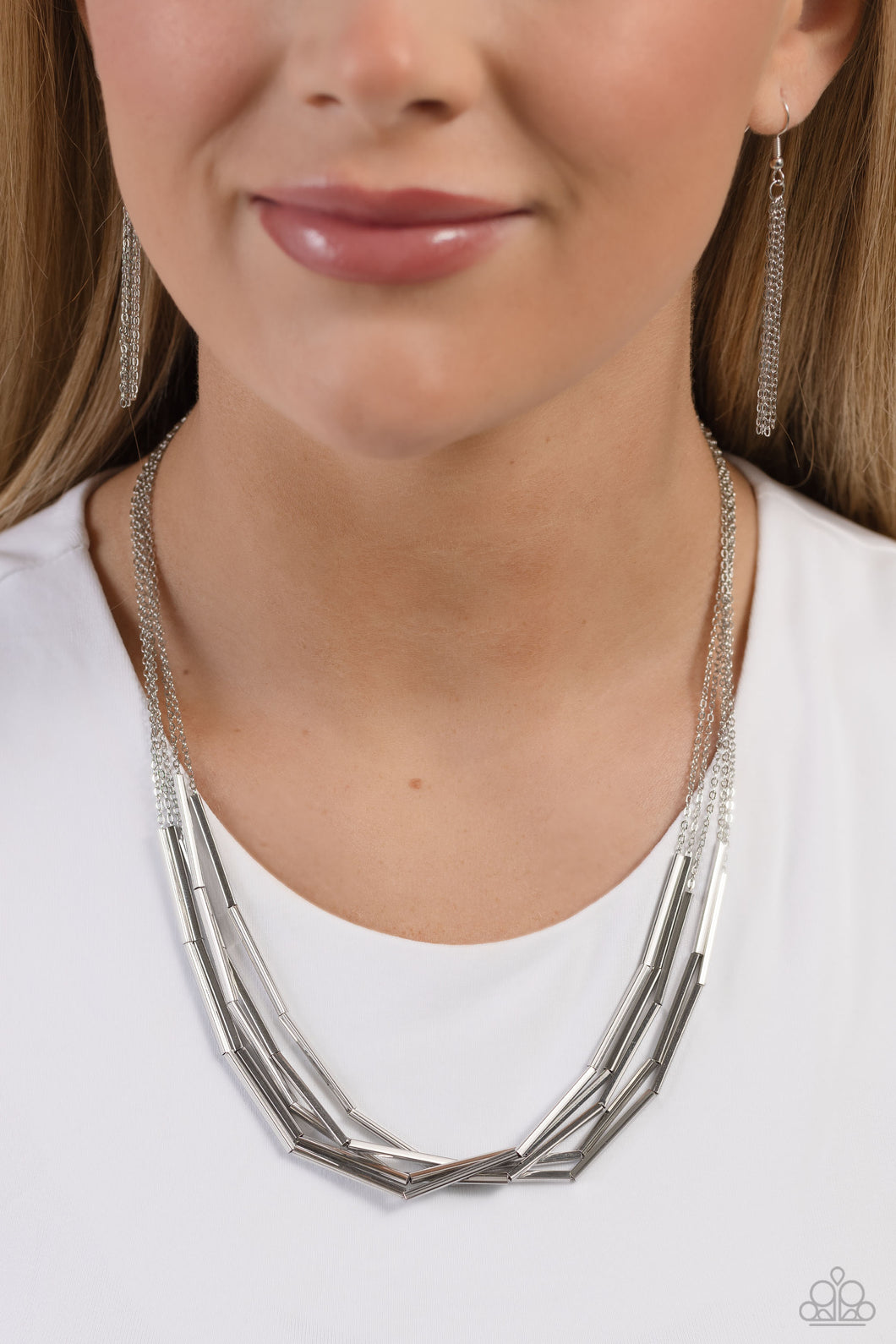 Paparazzi Dynamic Default - Silver necklace