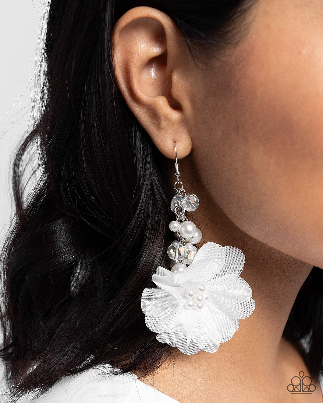 Paparazzi Fashionable Flower Girl - White earring