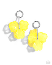 Load image into Gallery viewer, Paparazzi Glassy Garden - Yellow earring
