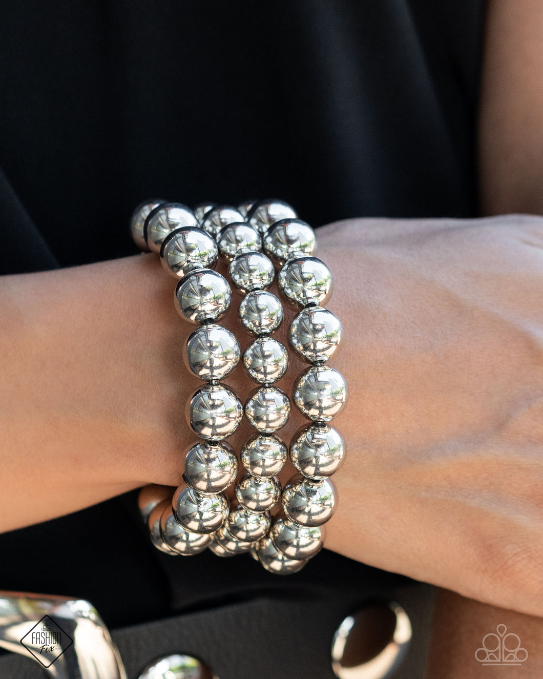 Paparazzi Refreshing Raindrops - Silver bracelet