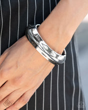 Load image into Gallery viewer, Paparazzi Rainy Refulgence - Silver bracelet
