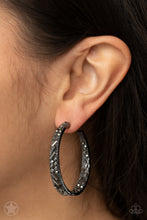 Load image into Gallery viewer, Paparazzi Glitzy by Association - Black earring
