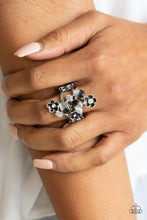 Load image into Gallery viewer, Daisy Delight - Black ring
