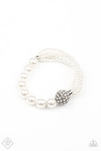 Load image into Gallery viewer, Paparazzi Show Them The DIOR - White bracelet
