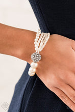 Load image into Gallery viewer, Paparazzi Show Them The DIOR - White bracelet
