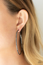 Load image into Gallery viewer, Voluptuous Volume - Black earring
