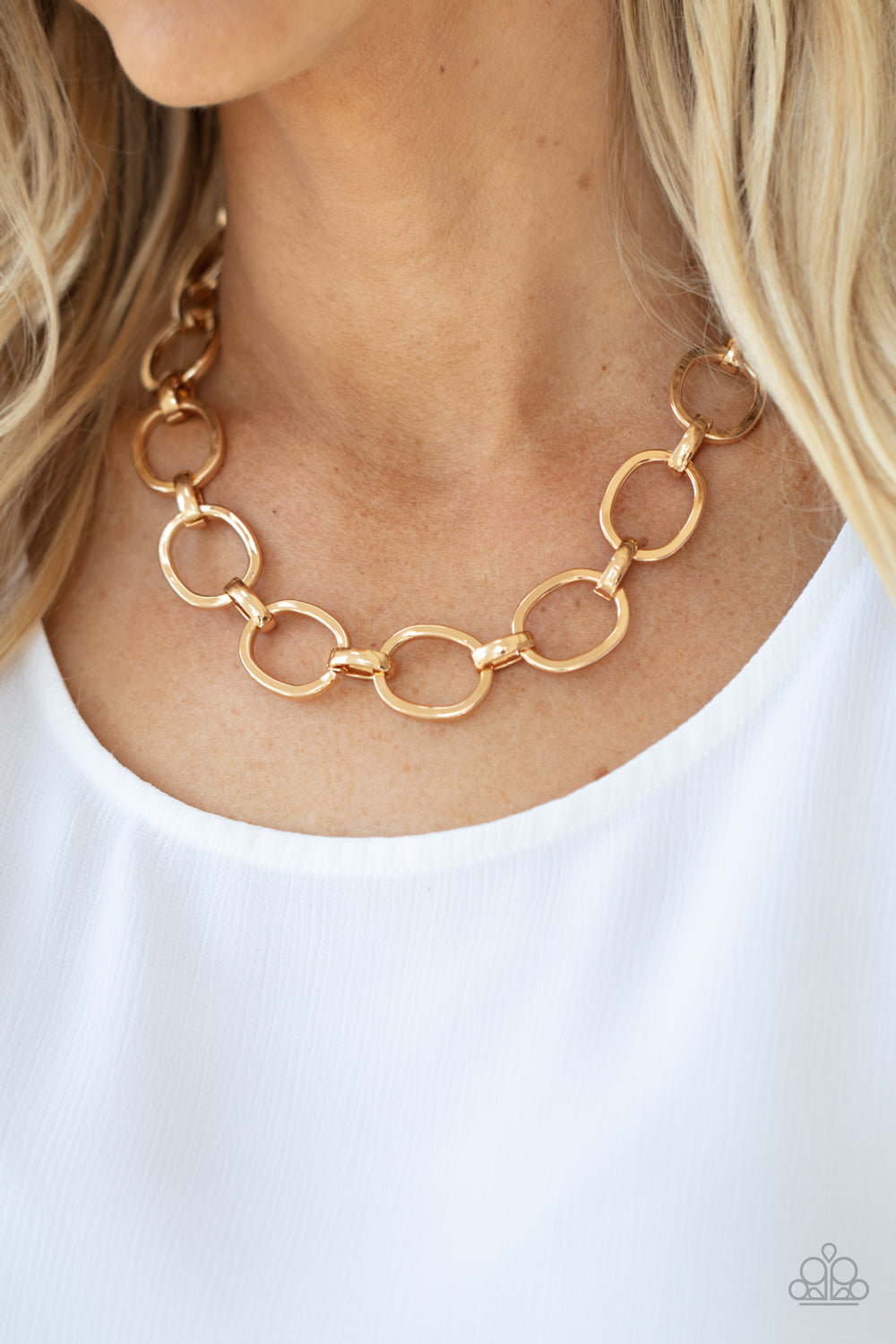 Hautely Contested - Gold necklace