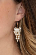 Load image into Gallery viewer, Bountiful Bouquets - Gold earring
