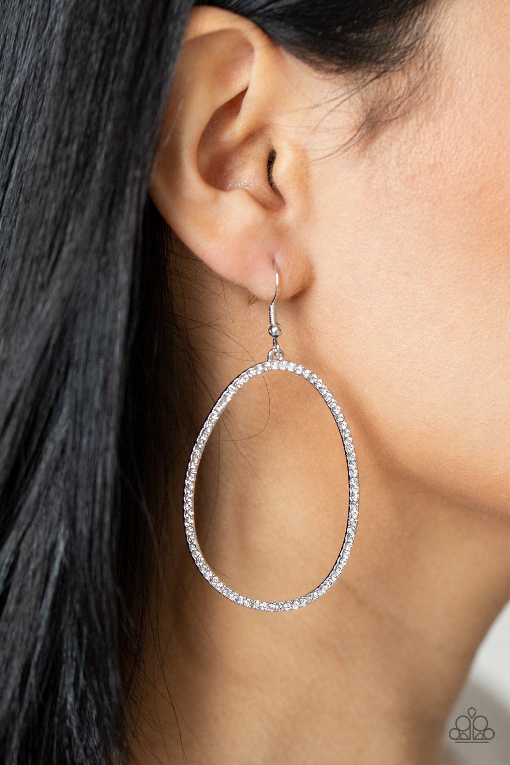 OVAL-ruled! - White earring