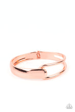 Load image into Gallery viewer, Couture Clutcher - Copper bracelet
