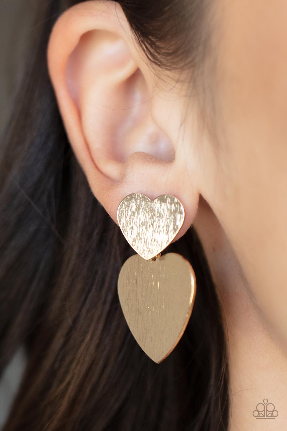 Paparazzi Heart-Racing Refinement - Gold earring