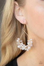 Load image into Gallery viewer, Marina Banquet - Gold earring
