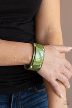 Load image into Gallery viewer, Geo Glamper - Green bracelet
