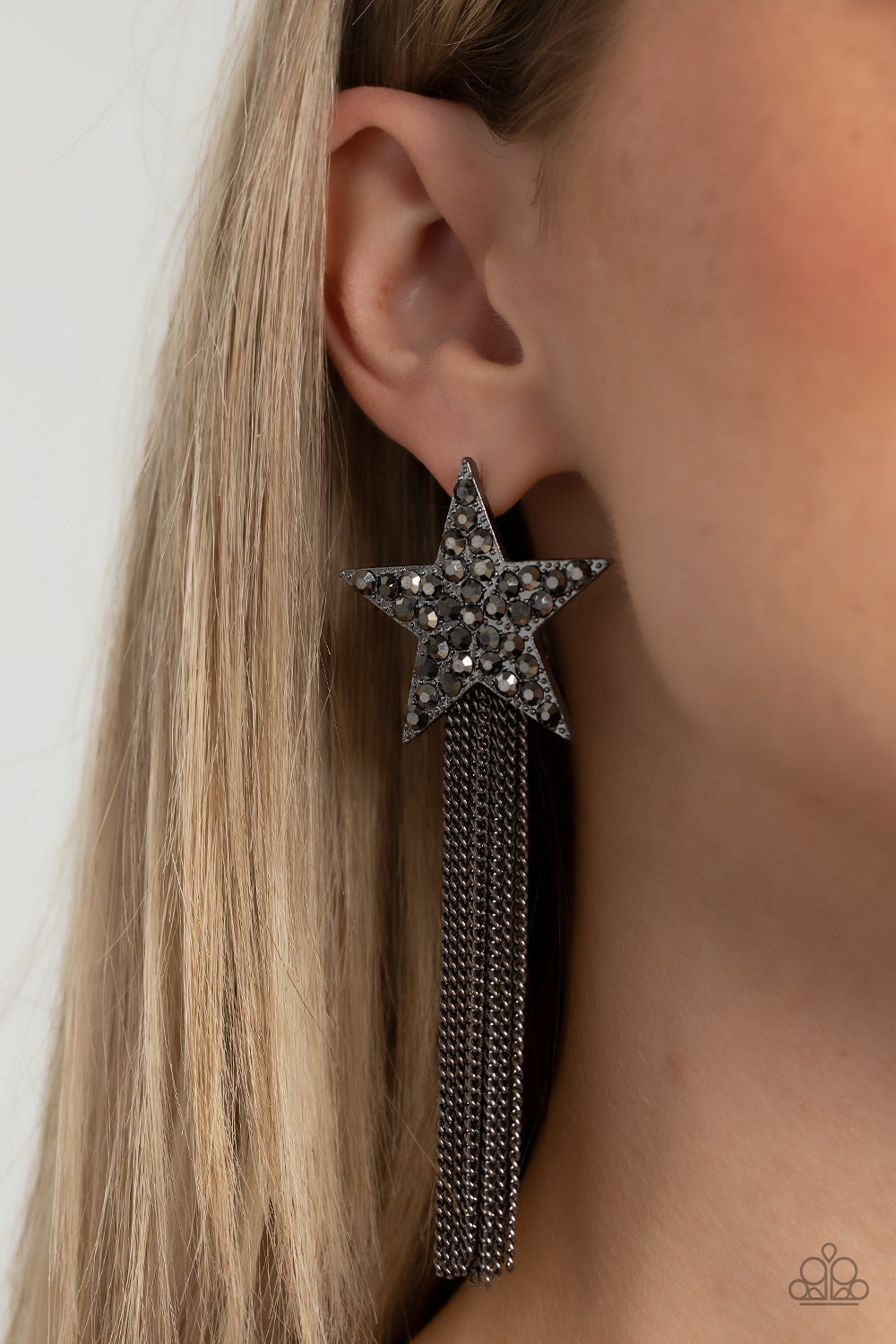 Paparazzi Superstar Solo - Black earring