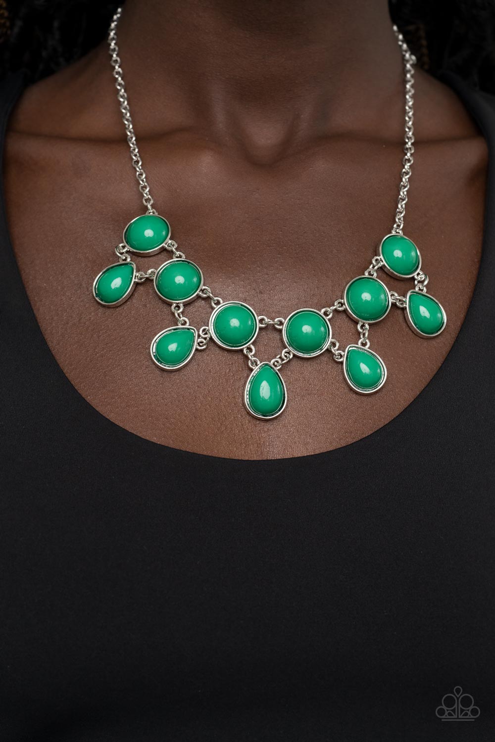 Paparazzi Very Valley Girl - Green necklace