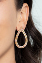 Load image into Gallery viewer, Diva Dust - Gold earring
