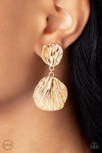 Load image into Gallery viewer, Paparazzi Metro Mermaid - Gold earring
