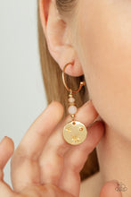 Load image into Gallery viewer, Artificial STARLIGHT - Gold earring
