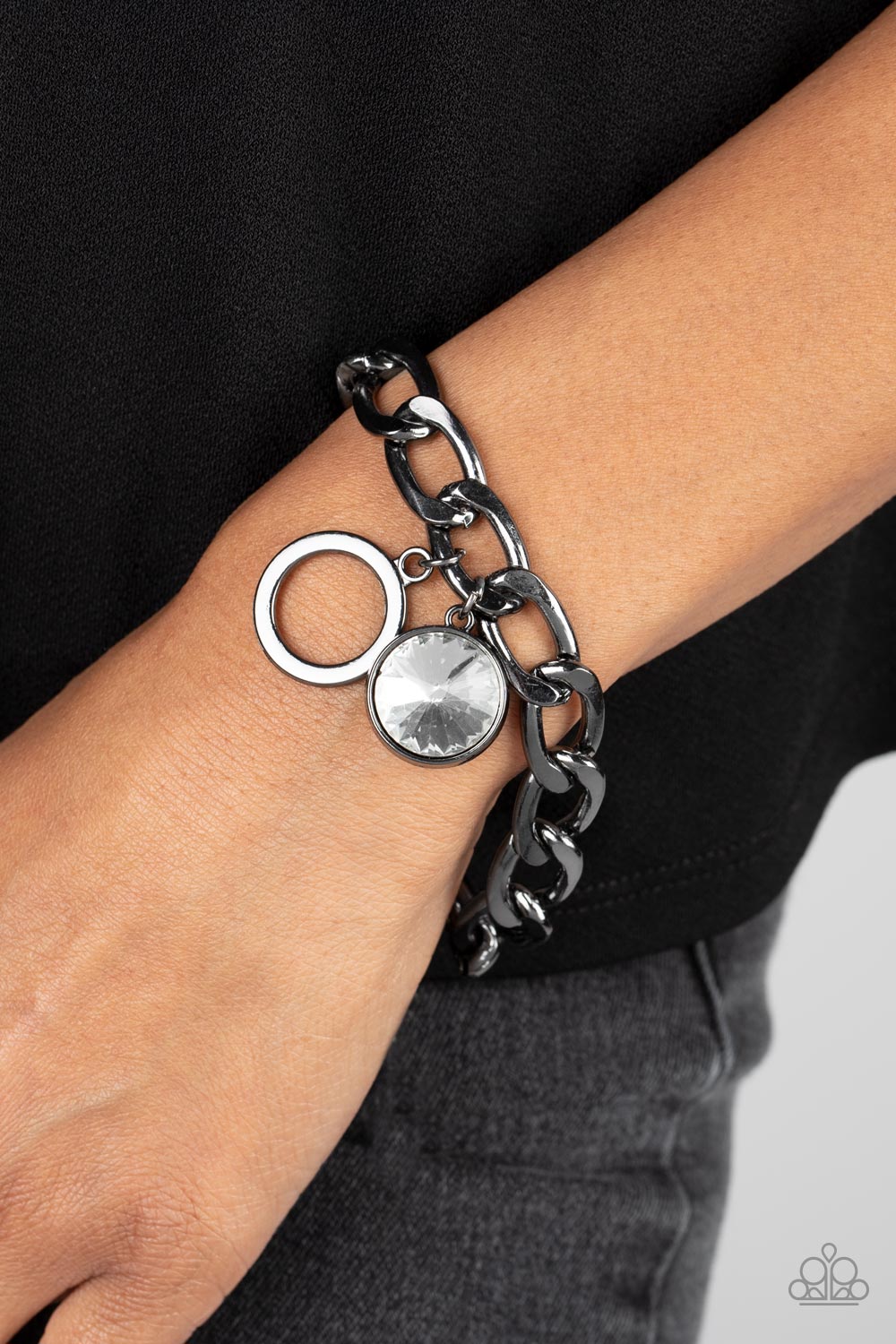 Paparazzi Unyielding Roar - Black bracelet