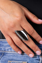 Load image into Gallery viewer, Paparazzi Pointed Palm Desert - Black ring
