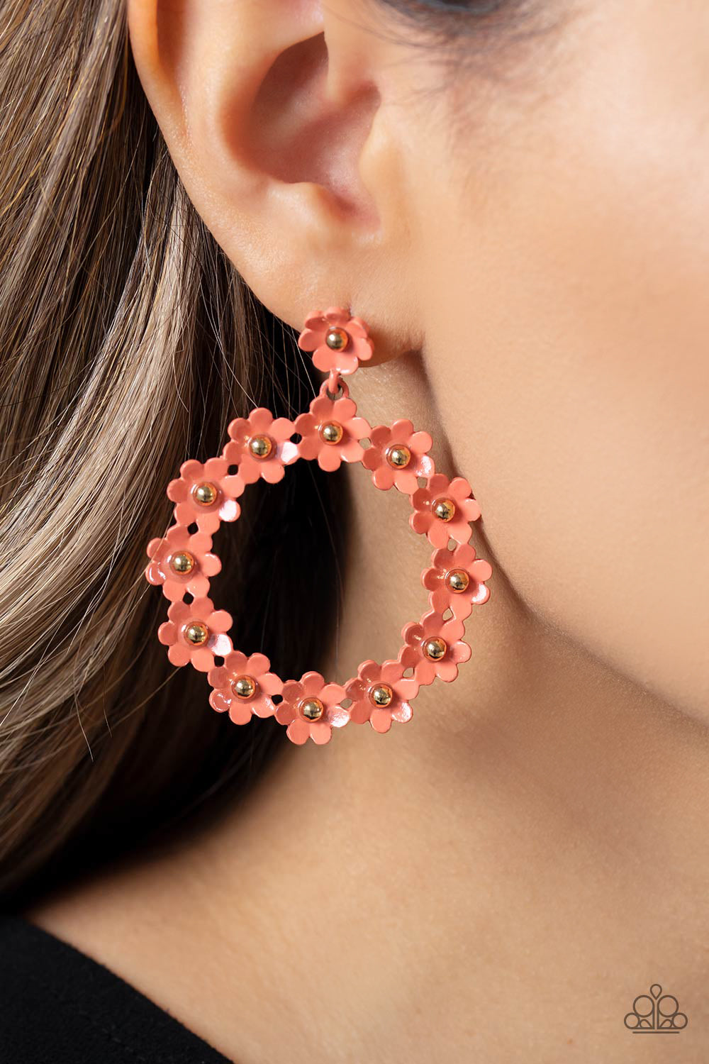 Paparazzi Daisy Meadows - Orange earring