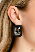 Load image into Gallery viewer, Paparazzi Edgy Emeralds - Black earring
