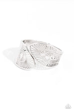 Load image into Gallery viewer, Paparazzi Palatial Palms - Silver bracelet
