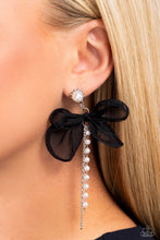 Load image into Gallery viewer, Paparazzi High-Class Heiress - Black earring
