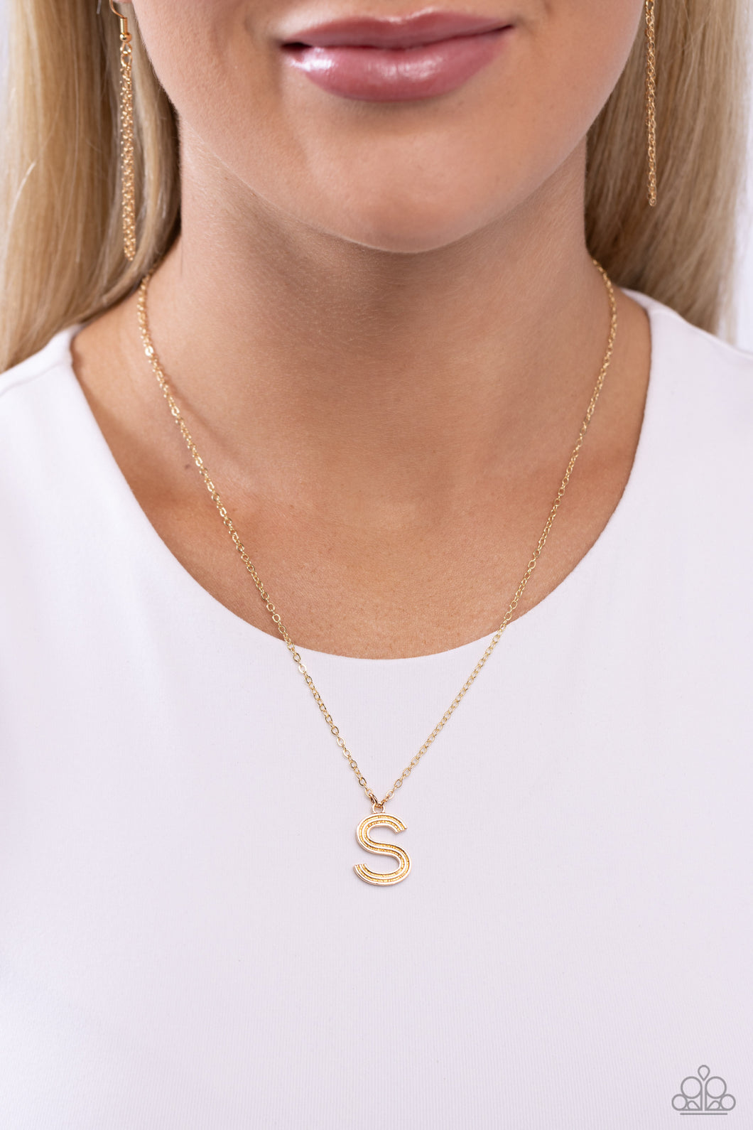 Paparazzi Leave Your Initials - Gold - S necklace