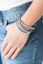Load image into Gallery viewer, Fashion Fiend - Blue bracelet
