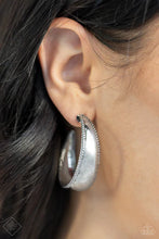 Load image into Gallery viewer, Dune Dynasty - Silver earring
